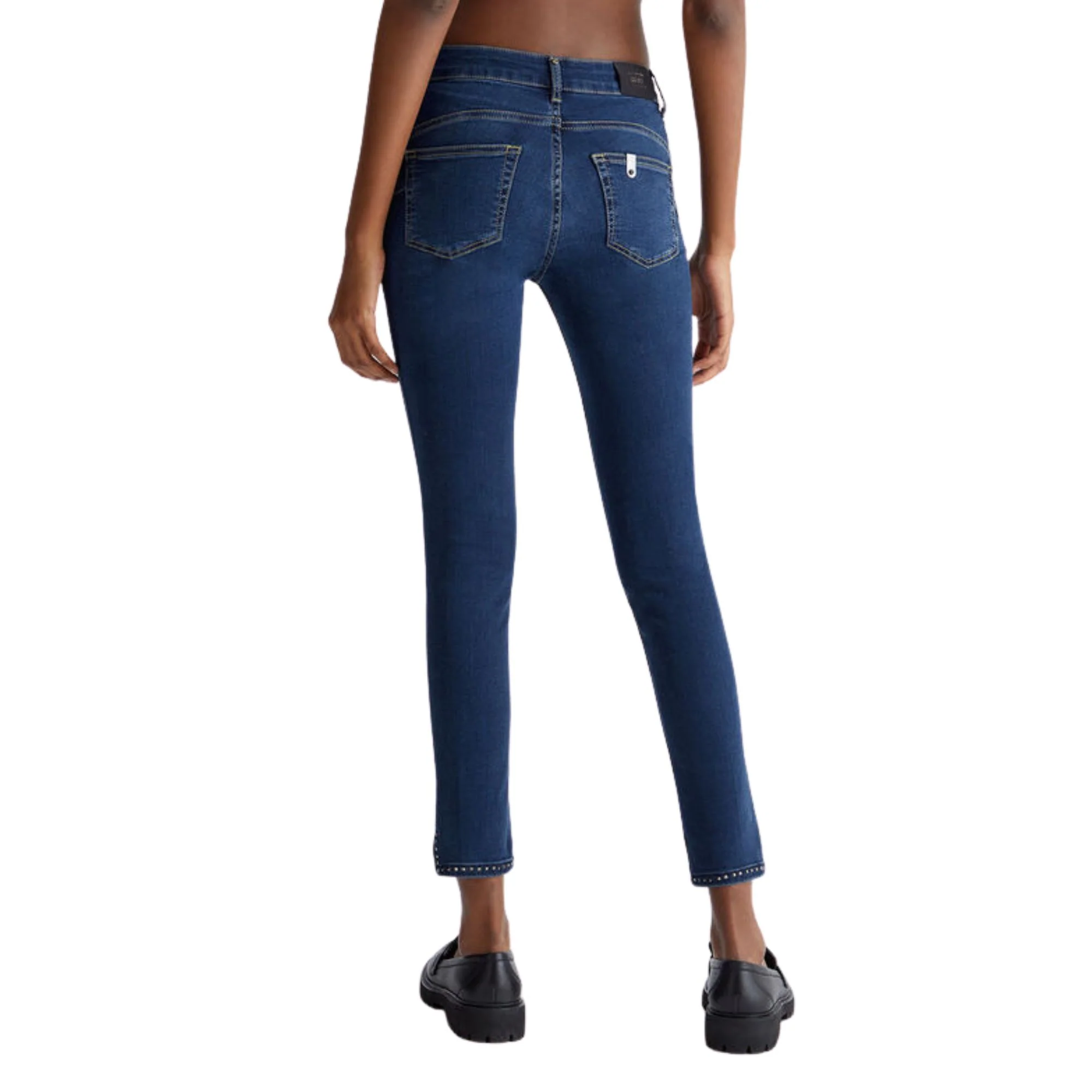 Jeans Donna con spacchetti con strass sul fondo - Image 3